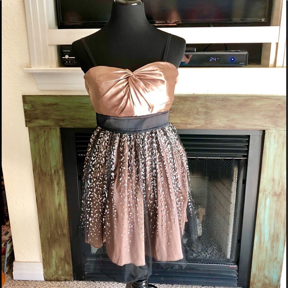 Adorable prom/ cocktail dress by Teeze me